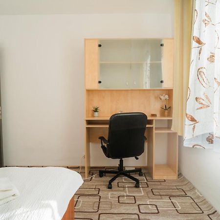 Rustic & Spacious 3Br Apartment Bucarest Extérieur photo