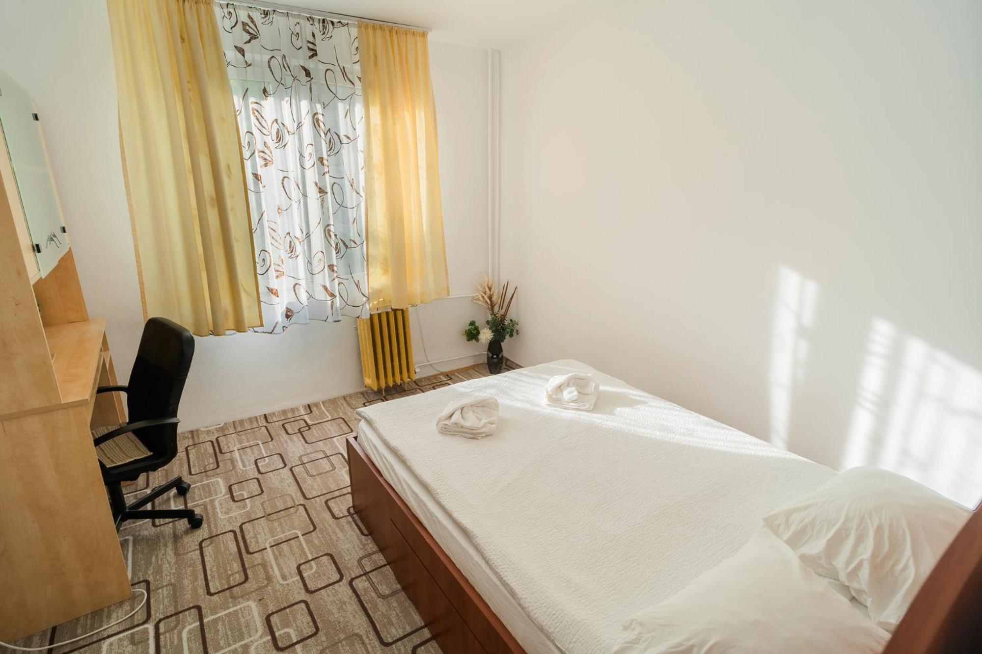 Rustic & Spacious 3Br Apartment Bucarest Extérieur photo