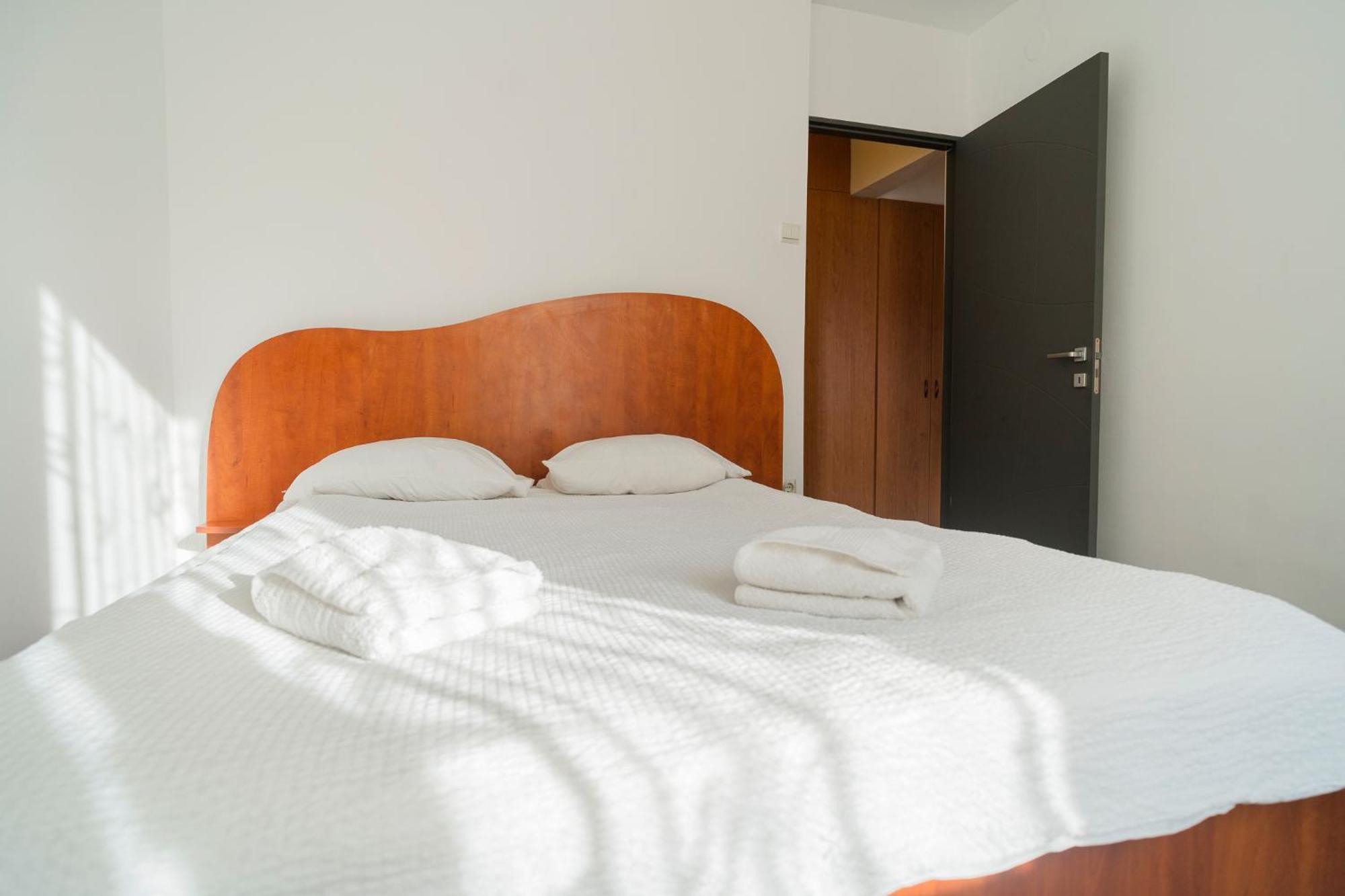 Rustic & Spacious 3Br Apartment Bucarest Extérieur photo