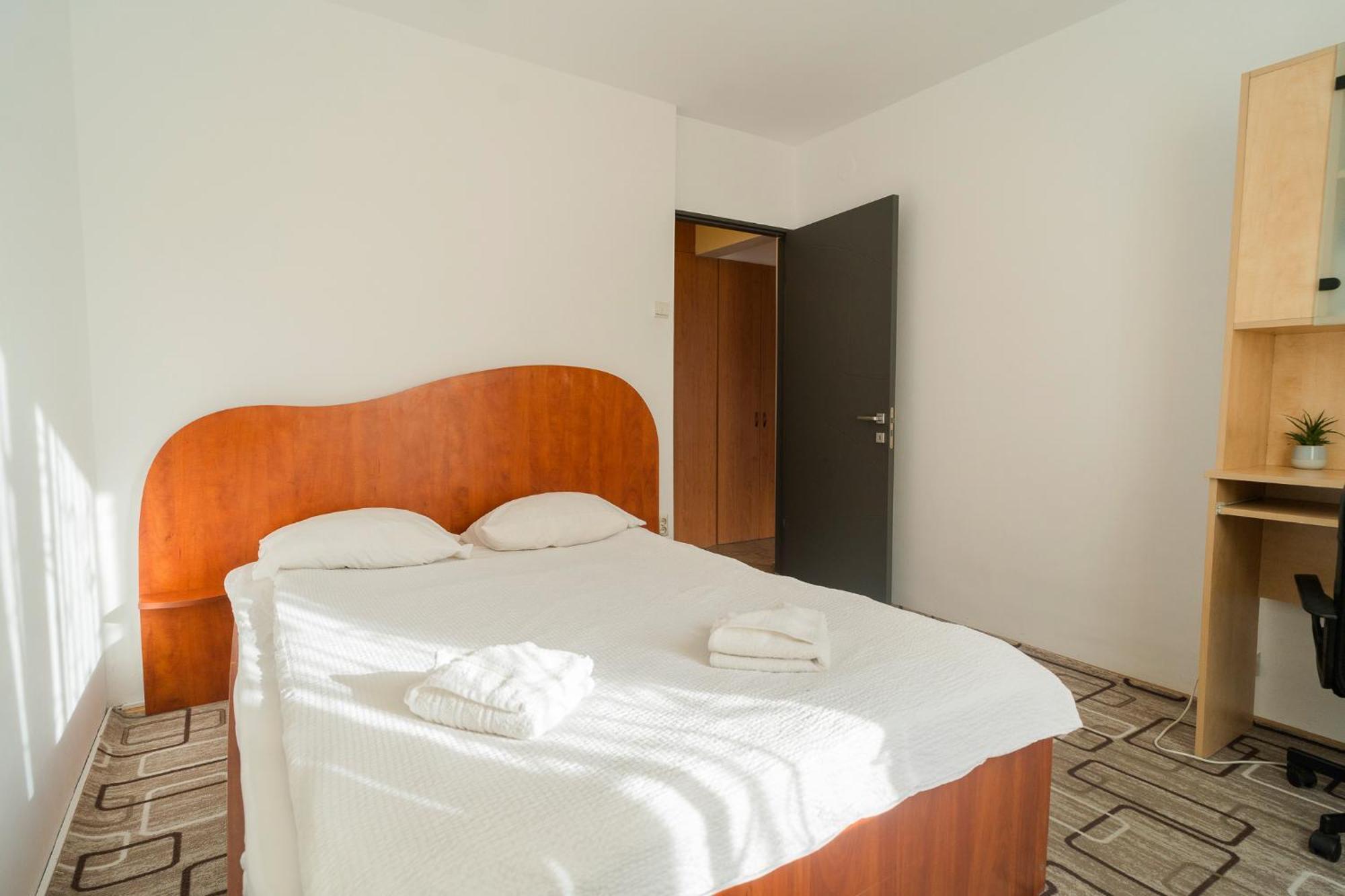 Rustic & Spacious 3Br Apartment Bucarest Extérieur photo
