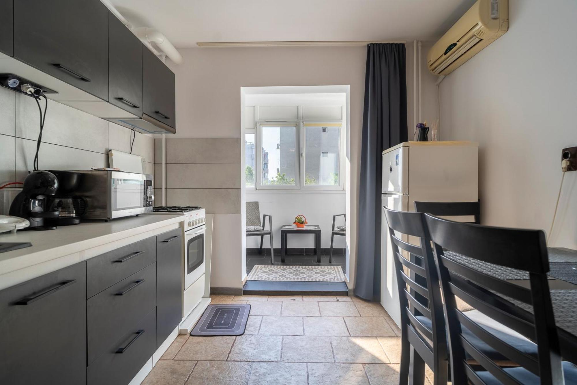 Rustic & Spacious 3Br Apartment Bucarest Extérieur photo