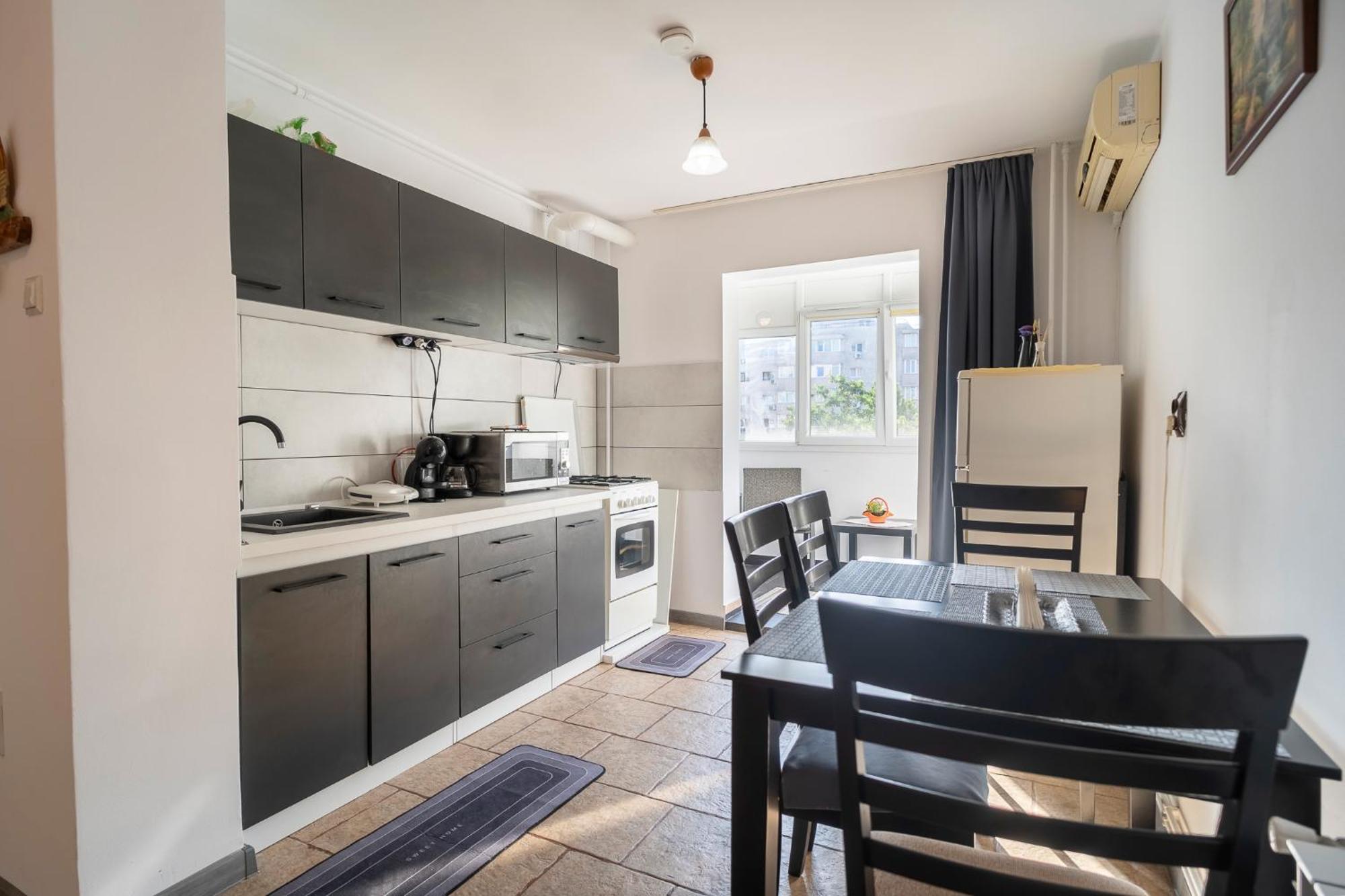 Rustic & Spacious 3Br Apartment Bucarest Extérieur photo